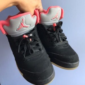 Jordan Retro 5 GS Black & Alarming Red